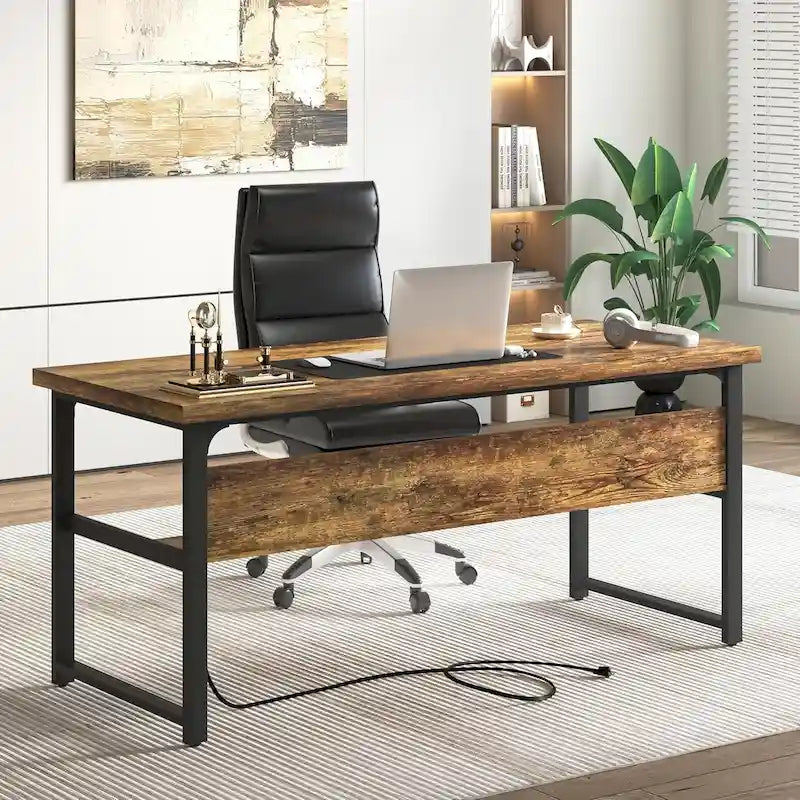 Grand bureau à plateau en bois avec prises de courant, structure métallique, étagère inférieure, noir, gris rustique