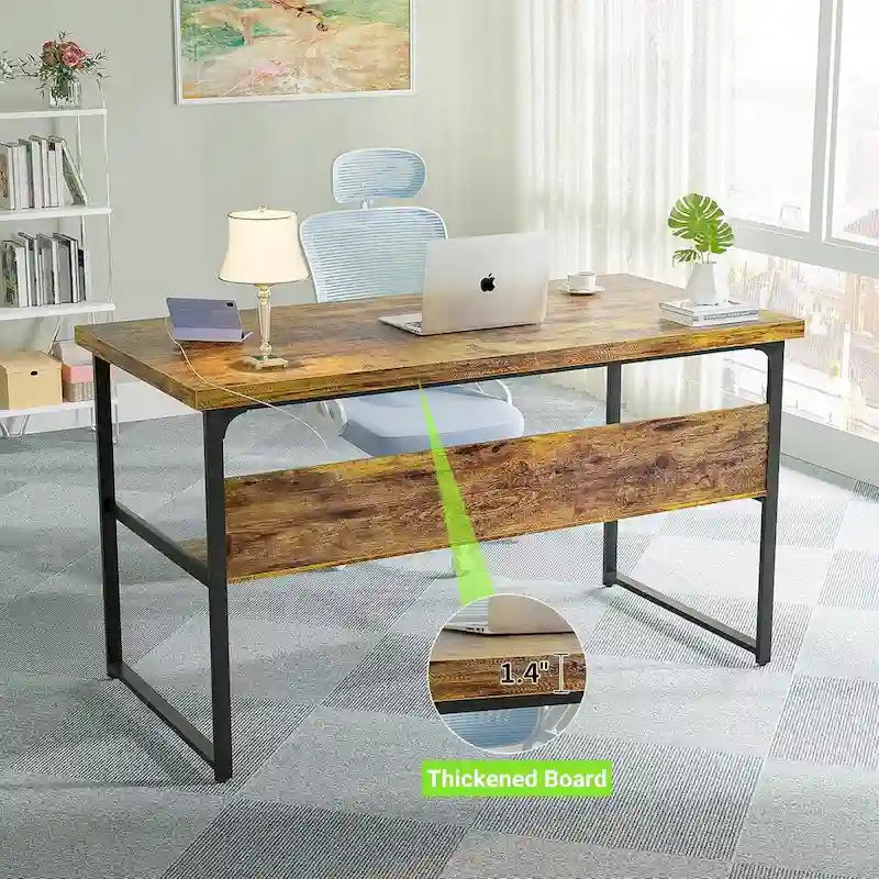 Grand bureau à plateau en bois avec prises de courant, structure métallique, étagère inférieure, noir, gris rustique