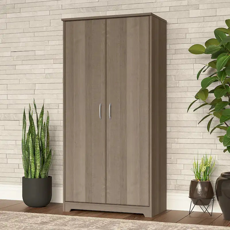 Armoire haute de rangement Cabot avec portes par Bush Furniture