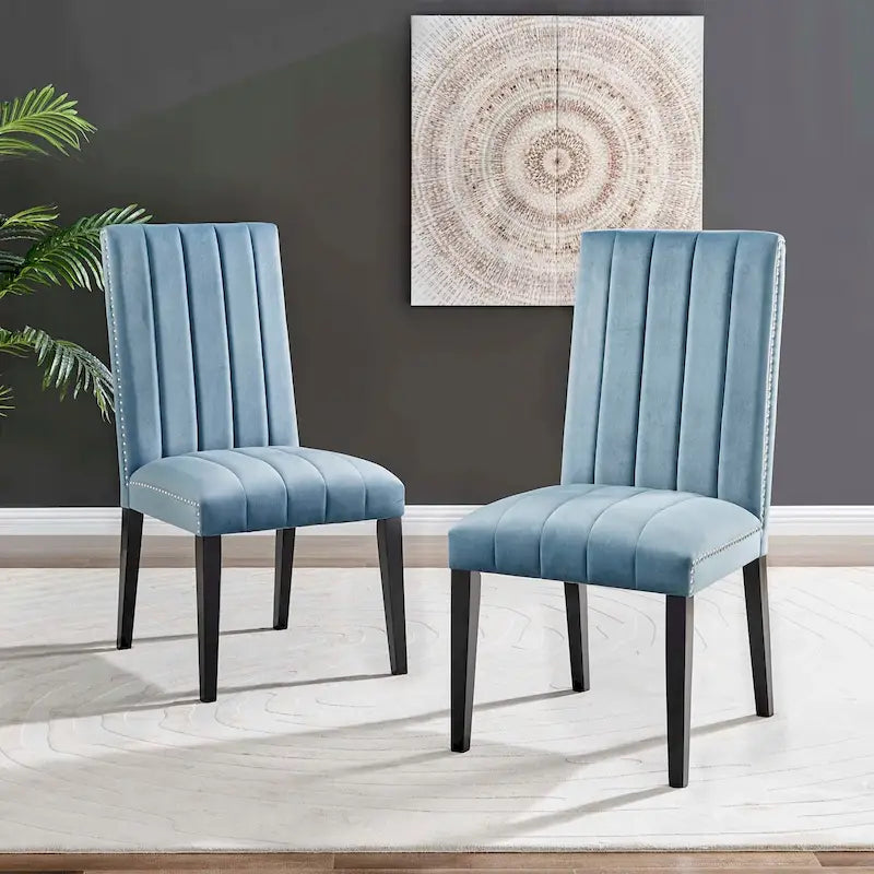 Chaise de salle à manger en velours avec capitonnage à canaux et garniture cloutée