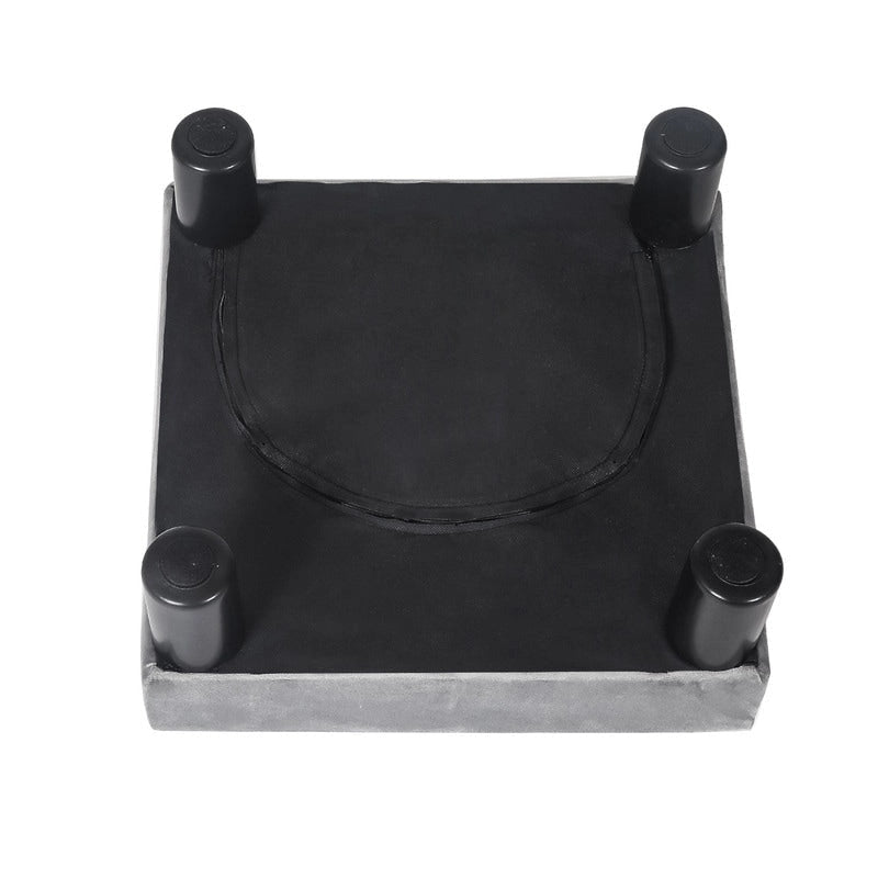 Petit pouf rembourré carré avec pieds noirs en tissu gris