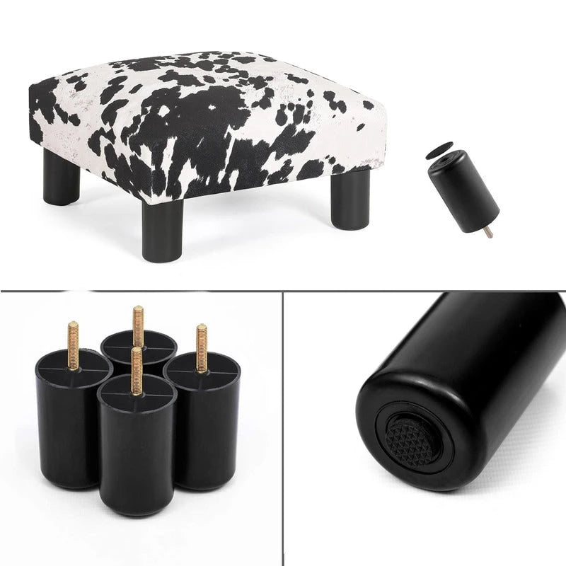 Petit pouf rembourré carré avec pieds noirs en tissu gris