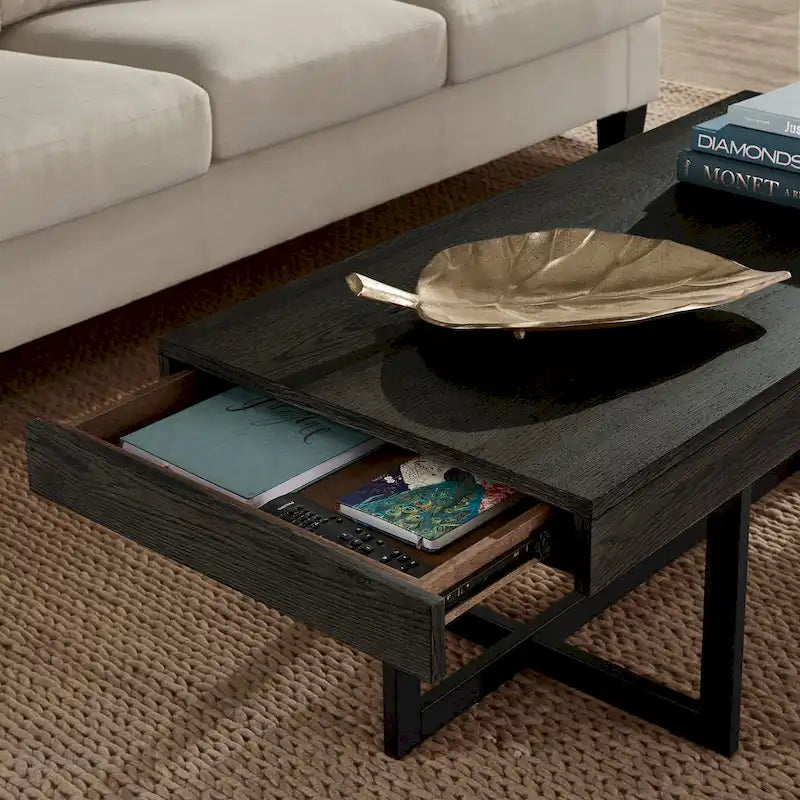 Table basse finition bois avec deux tiroirs et base en métal noir