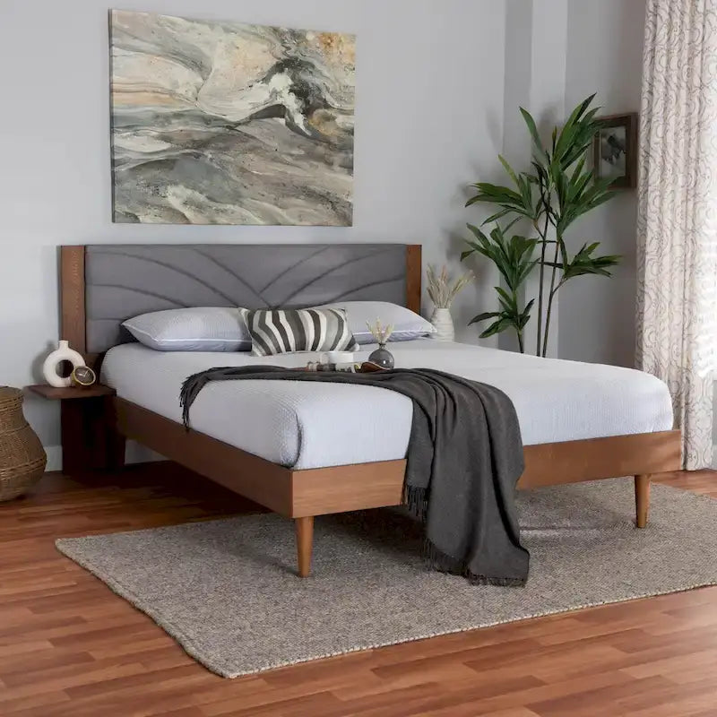 Lit plateforme gris en tissu noyer de style moderne du milieu du siècle avec tables de chevet flottantes intégrées