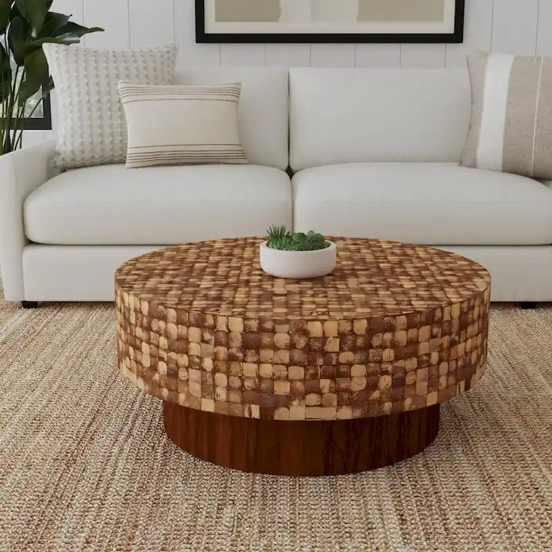 Table basse ronde à pied Mila Coconut Shell par East at Main